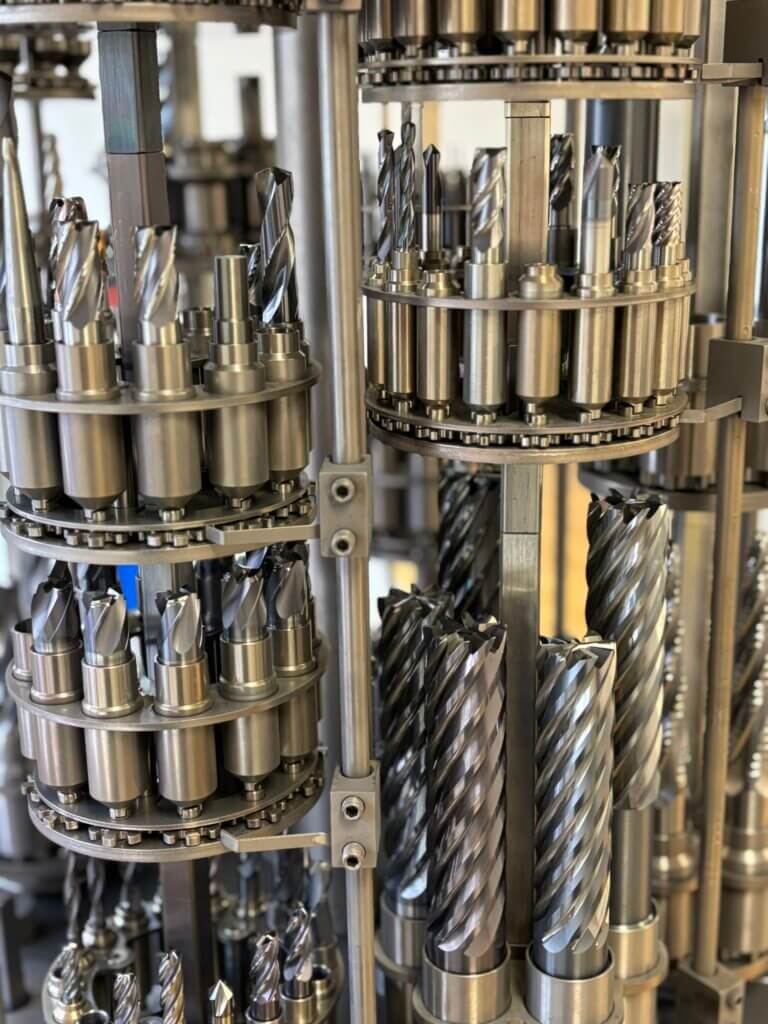 Die neue Maschine: Werkzeuge beschichten bei Kopp Schleiftechnik